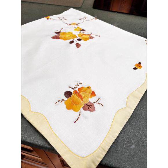 Vintage Square Appliqué & Embroidery Tablecloth Yellow Applied Flowers 40x40 - Picture 4 of 9